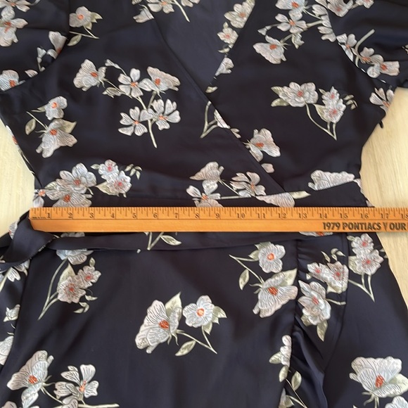 JACK BY BB DAKOTA Let’s Wrap Sapphire Blue Floral Short Sleeve Dress Size Large - Picture 5 of 16